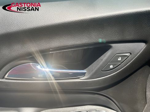 Used 2021 Chevrolet Equinox LT image 14