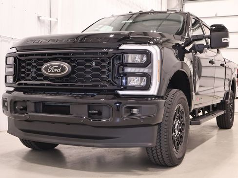 New 2026 Ford F350 Lariat w/ Black Appearance Package AWD/4WD image 5