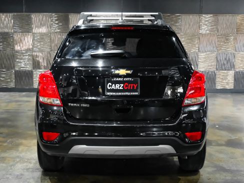 Used 2022 Chevrolet Trax LT w/ LT Convenience Package AWD/4WD image 8
