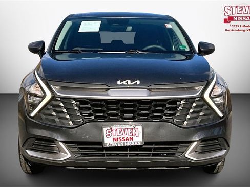 Used 2023 Kia Sportage LX image 2