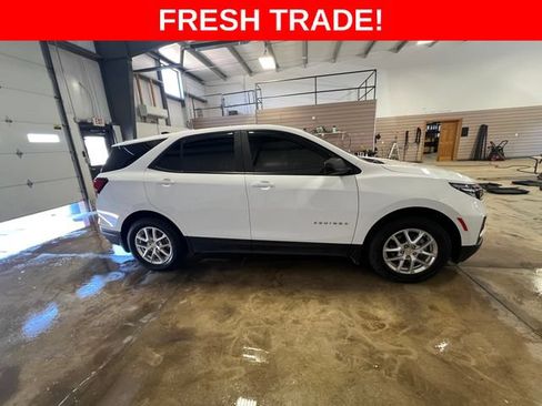 Used 2024 Chevrolet Equinox LS w/ LS Convenience Package AWD/4WD image 6