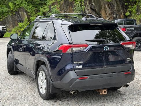 Used 2019 Toyota RAV4 XLE AWD/4WD image 3