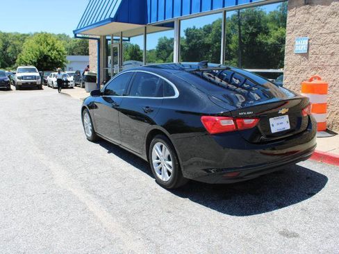 Used 2018 Chevrolet Malibu LT FWD image 4