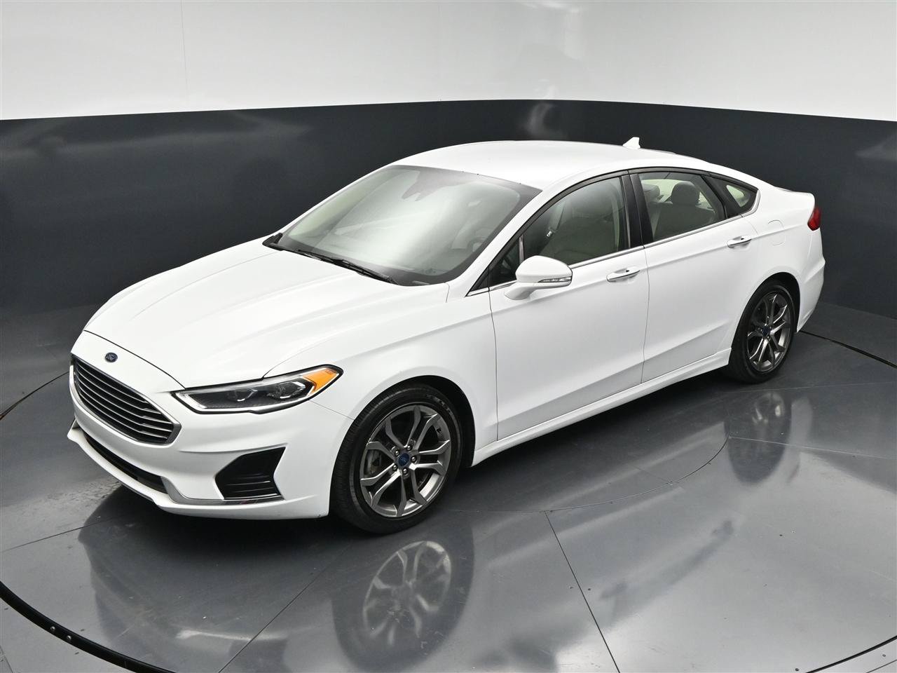 Used 2020 Ford Fusion SEL FWD image 19