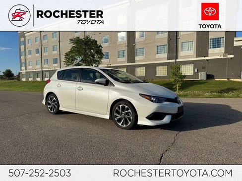 Used 2018 Toyota Corolla iM w/ All-Weather Mat Package FWD image 1
