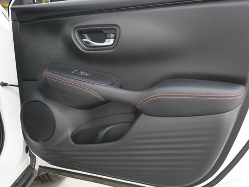 Used 2023 Honda HR-V Sport image 9