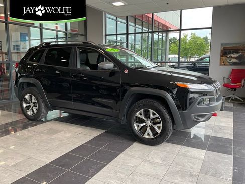 Used 2018 Jeep Cherokee Trailhawk AWD/4WD image 1