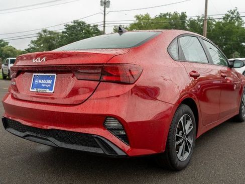Used 2024 Kia Forte LXS w/ LXS Technology Package FWD image 6