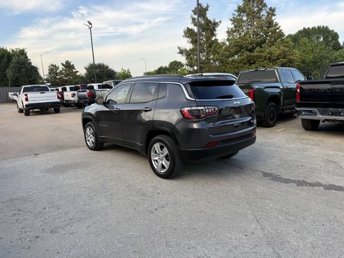 Used 2022 Jeep Compass Latitude AWD/4WD image 4