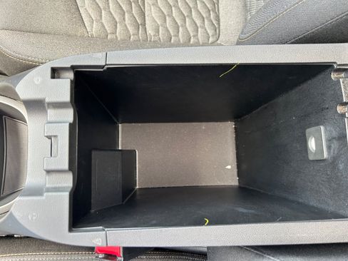 Used 2019 Chevrolet Equinox LT FWD image 27