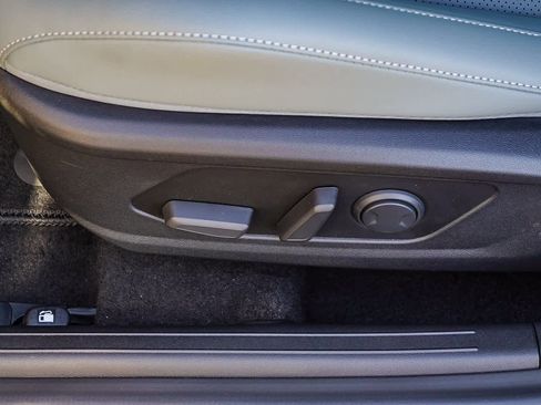 New 2025 Hyundai Elantra Limited image 26