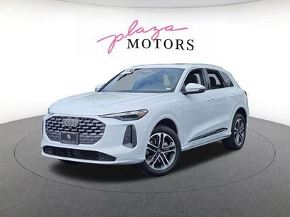 Used 2025 Audi Q5 Premium w/ Convenience Package