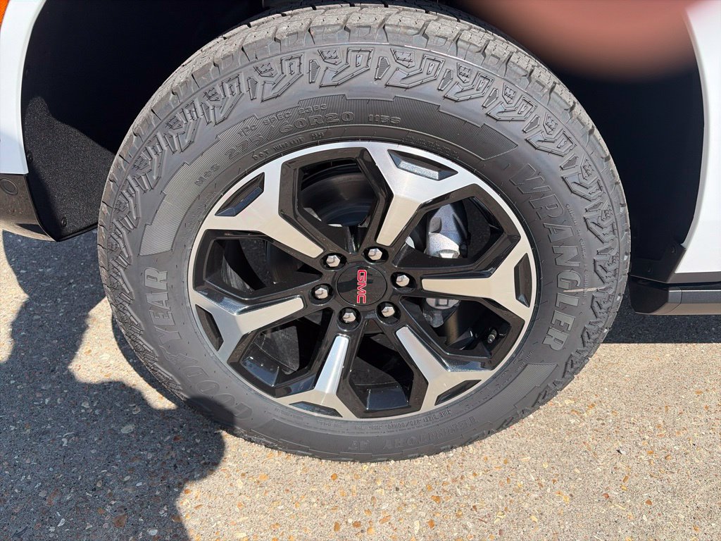 New 2026 GMC Yukon AT4 w/ AT4 Premium Package AWD/4WD image 10