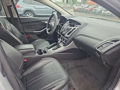 Used 2014 Ford Focus SE w/ Equipment Group 201A FWD image 15