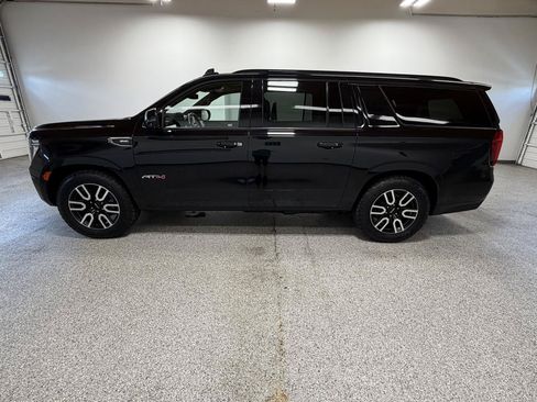 Used 2021 GMC Yukon XL AT4 w/ AT4 Premium Plus Package AWD/4WD image 3