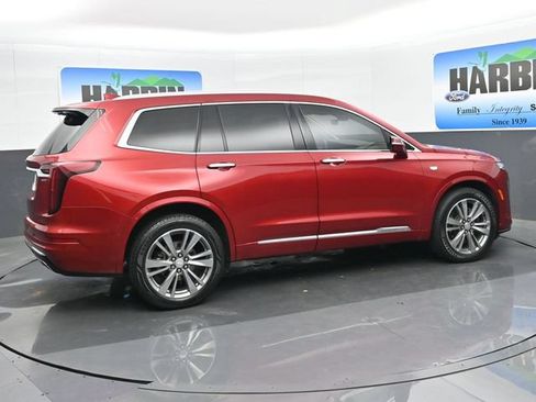Used 2022 Cadillac XT6 Premium Luxury w/ Technology Package FWD image 6