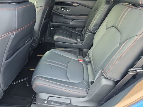 Certified 2025 Honda Pilot TrailSport image 18