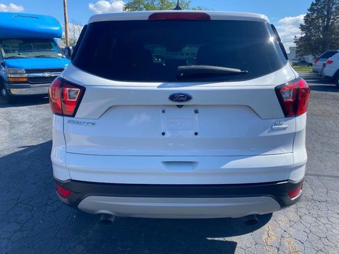 Used 2019 Ford Escape SE image 5
