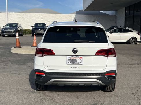 Certified 2022 Volkswagen Taos SE image 23