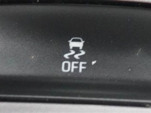 Used 2021 Chevrolet Malibu LT FWD image 21
