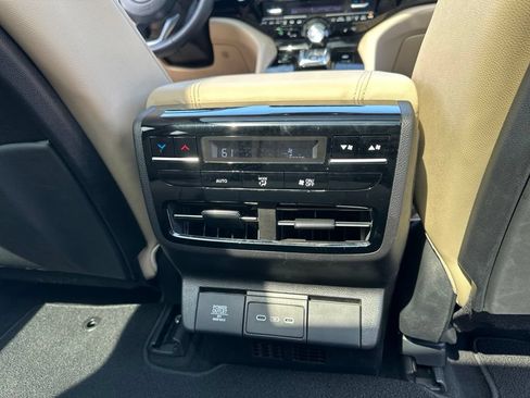 Used 2025 Acura MDX FWD image 31