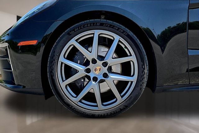 Used 2025 Porsche Panamera RWD image 28