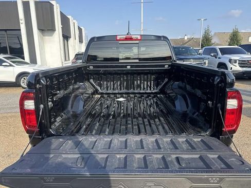 Used 2024 GMC Canyon Elevation w/ Convenience Package image 10