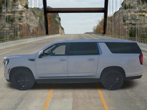 New 2026 GMC Yukon XL Elevation w/ LPO, Floor Liner Package AWD/4WD image 5