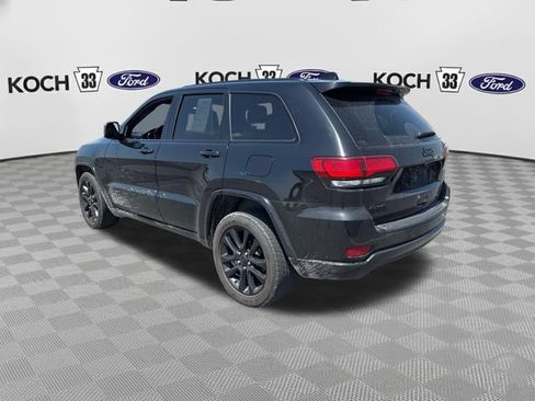 Used 2021 Jeep Grand Cherokee Laredo X AWD/4WD image 6