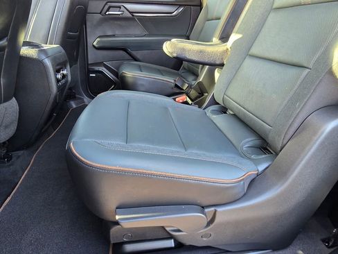 Used 2024 GMC Acadia AT4 w/ Luxury Package AWD/4WD image 11