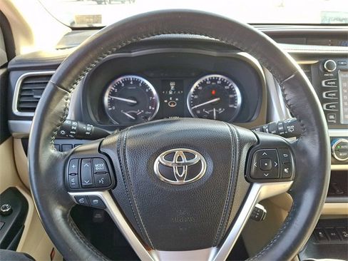 Used 2014 Toyota Highlander Limited image 20