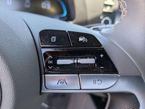 Certified 2025 Hyundai Elantra Sport FWD image 19