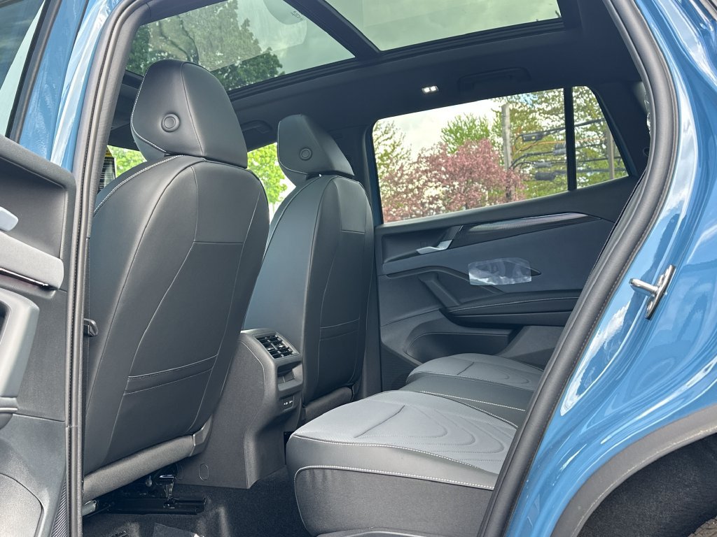 New 2026 Volkswagen Tiguan SE R-Line AWD/4WD image 13