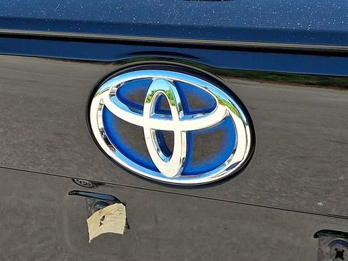 Used 2024 Toyota RAV4 LE AWD/4WD image 32