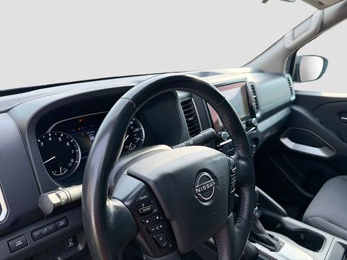 Used 2024 Nissan Frontier SV w/ SV Convenience Package RWD image 9