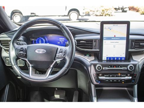 Used 2020 Ford Explorer Platinum w/ Premium Technology Package AWD/4WD image 26
