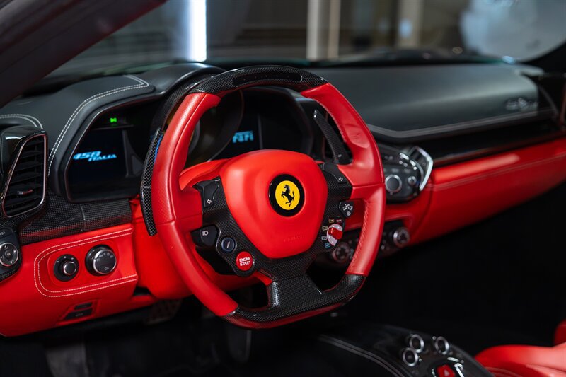 Used 2015 Ferrari 458 Italia Coupe RWD image 6