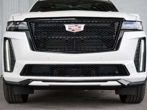 Used 2023 Cadillac Escalade V AWD/4WD image 25