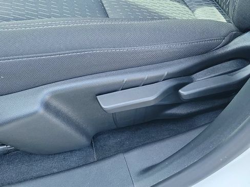 Used 2025 Chevrolet Equinox LT AWD/4WD image 18