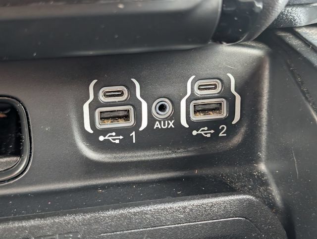 Used 2023 RAM 1500 Laramie AWD/4WD image 31
