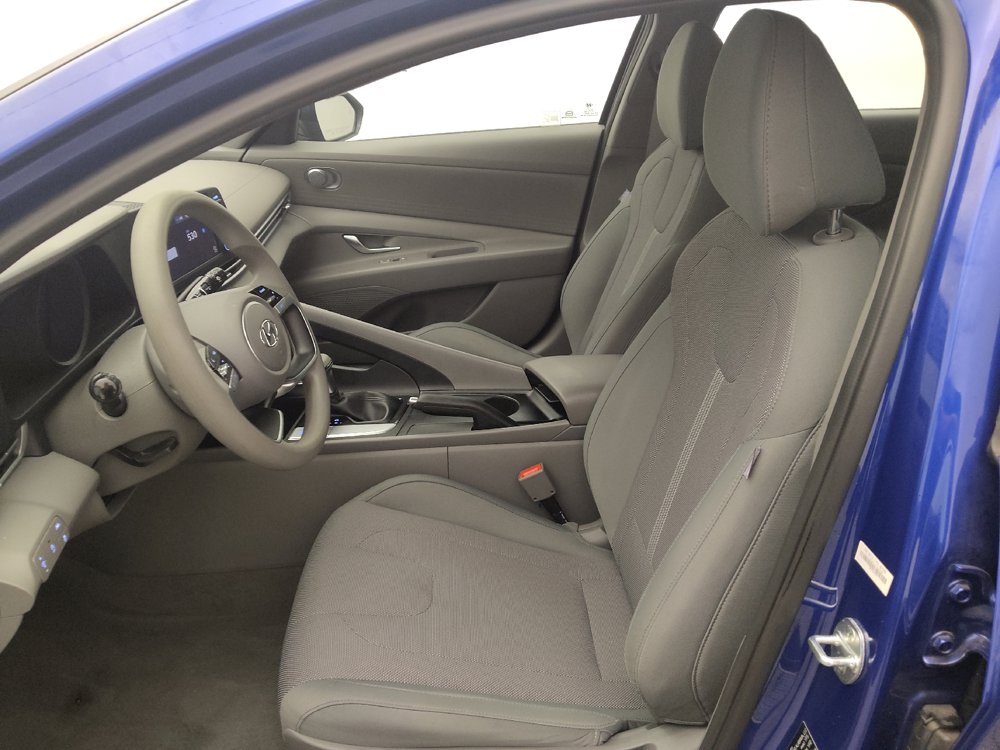 Used 2021 Hyundai Elantra SE FWD image 17