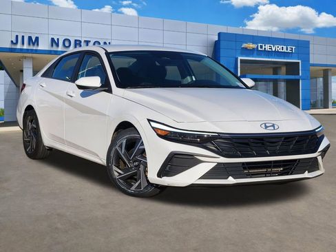 Used 2024 Hyundai Elantra SEL FWD image 1