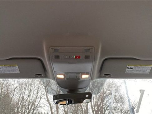 New 2026 Volkswagen Taos SE image 25