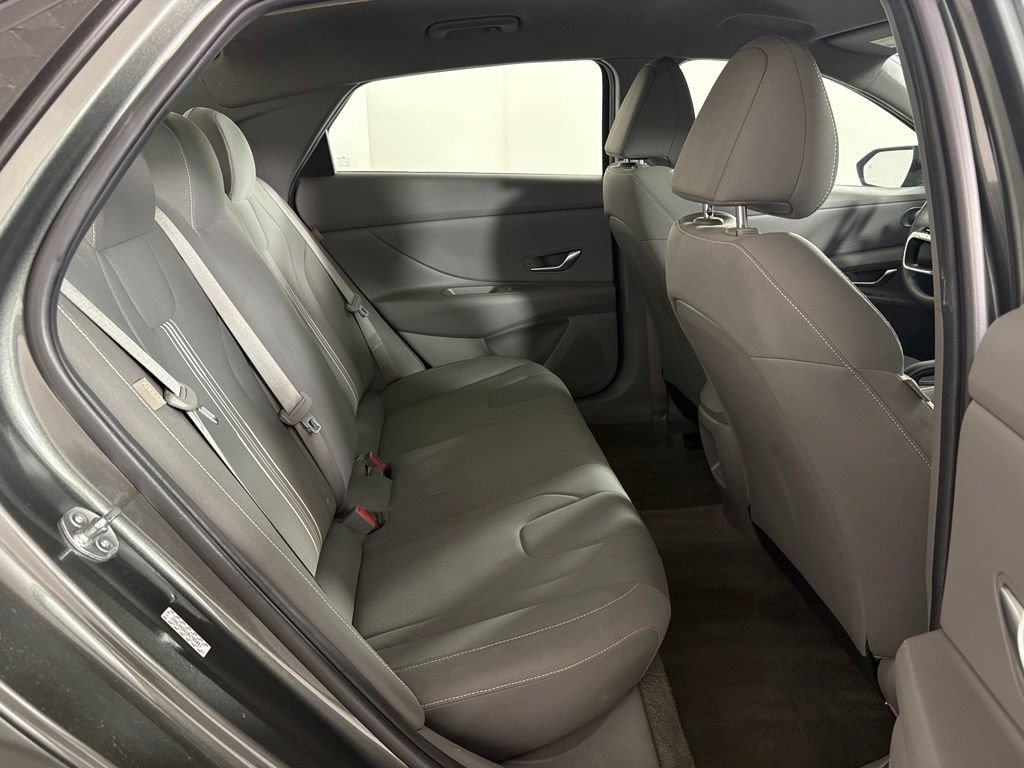 Used 2024 Hyundai Elantra SEL FWD image 40