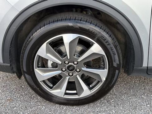 Certified 2024 Ford Escape Platinum AWD/4WD image 13