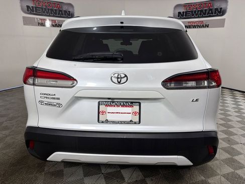 Used 2022 Toyota Corolla Cross LE FWD image 4