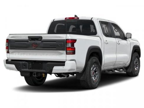Used 2025 Nissan Frontier PRO-4X AWD/4WD image 2