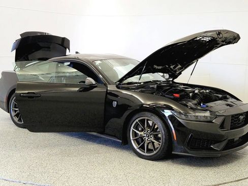 Used 2024 Ford Mustang Dark Horse image 9