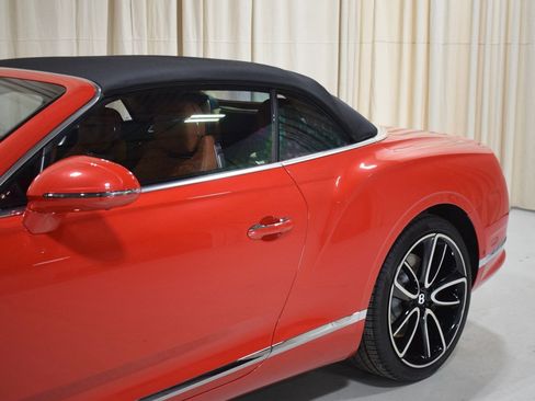 Certified 2023 Bentley Continental GT Azure image 11