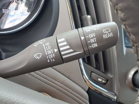 Used 2018 Chevrolet Cruze Premier image 26